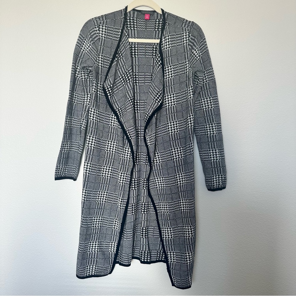 Vince Camuto Houndstooth Plaid Black and White Knit Cardigan